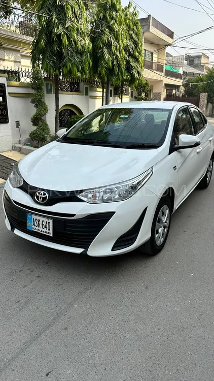 Toyota Yaris Sedan 2020 for Sale in Lahore Image-1