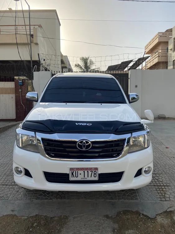 Toyota Hilux 2015 for Sale in Karachi Image-1