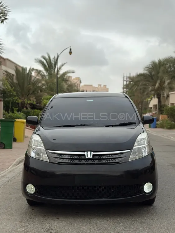 Toyota ISIS 2007 for Sale in Karachi Image-1