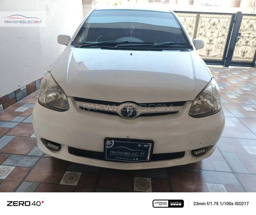 Toyota Platz 2005 for Sale in Lahore Image-1