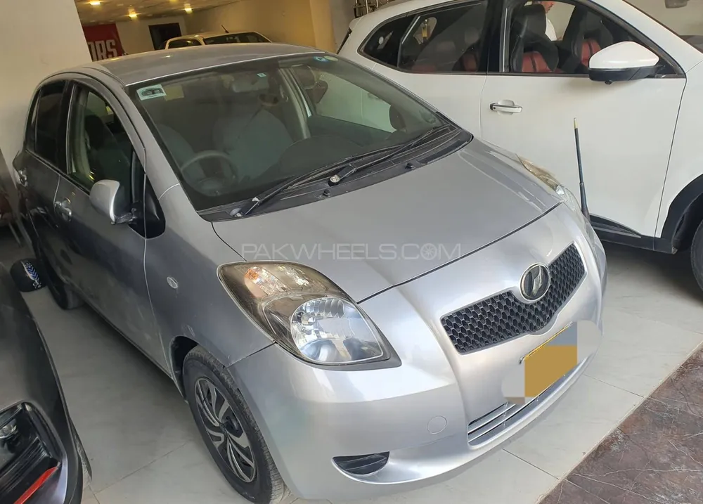 Toyota Vitz 2007 for Sale in Karachi Image-1