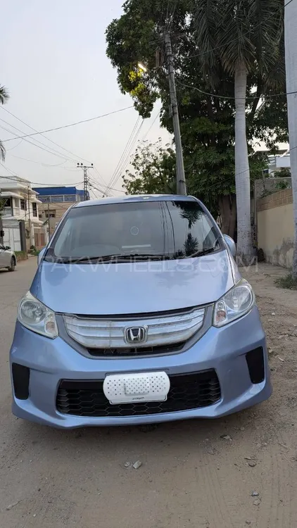 Honda Freed 2017 for Sale in Karachi Image-1