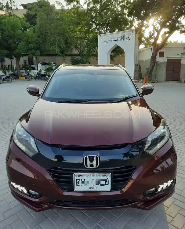 Honda Vezel 2015 for Sale in Karachi Image-1