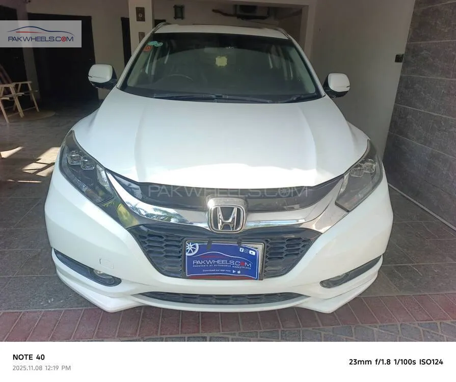 Honda Vezel 2015 for Sale in Lahore Image-1