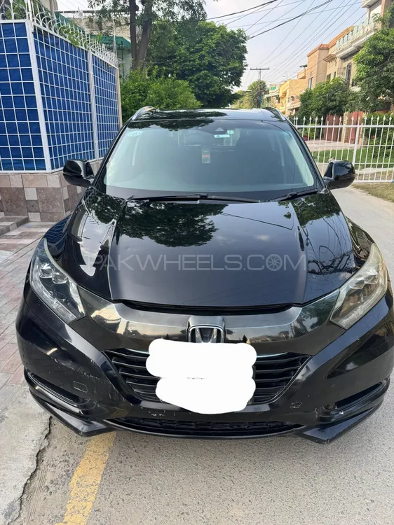 Honda Vezel 2017 for Sale in Lahore Image-1