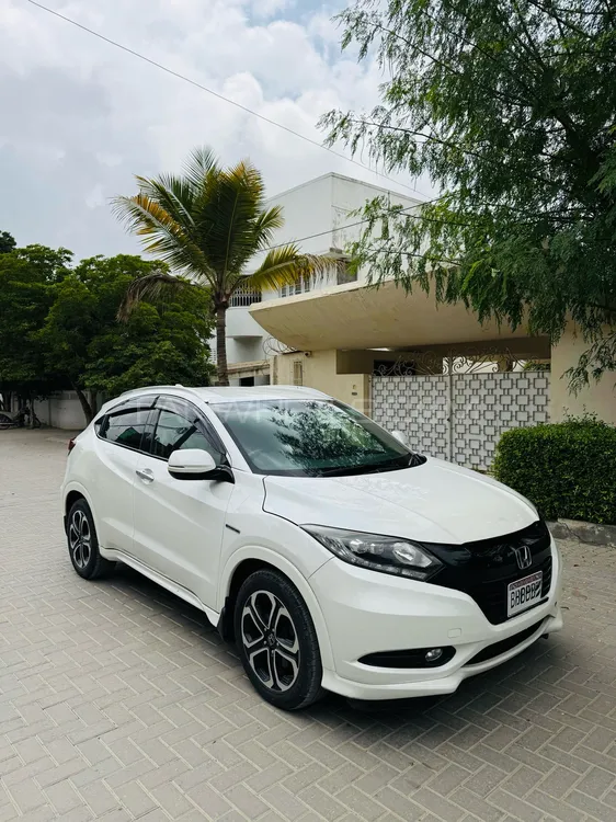 Honda Vezel 2015 for Sale in Karachi Image-1