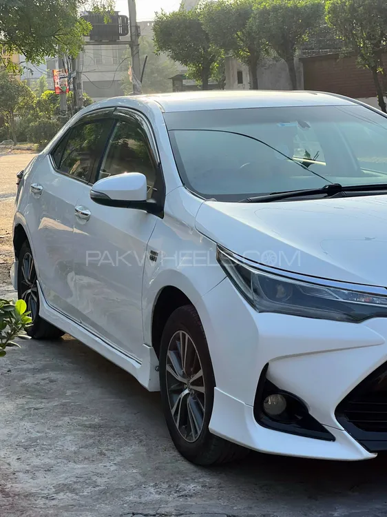 Toyota Corolla 2015 for Sale in Faisalabad Image-1