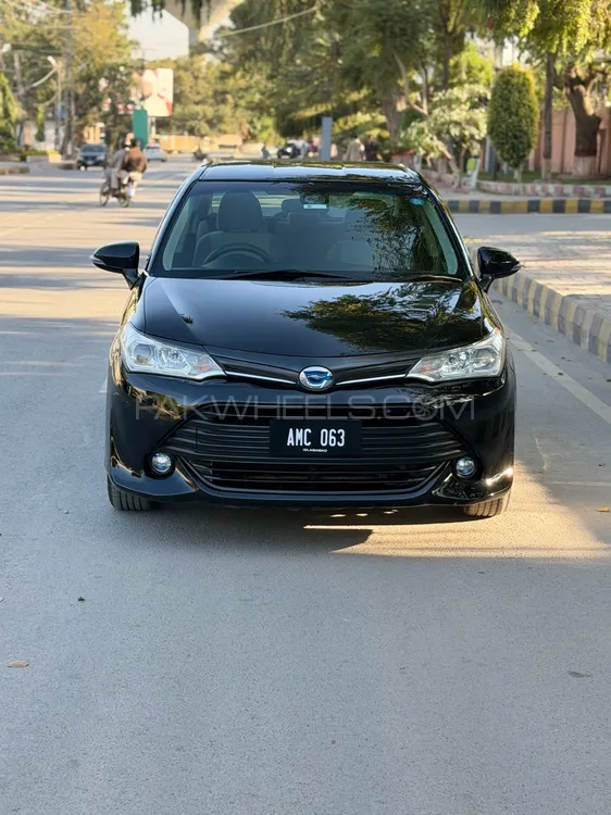 Toyota Corolla Axio 2015 for Sale in Peshawar Image-1