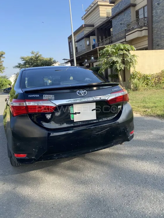 Toyota Corolla 2015 for Sale in Sialkot Image-1
