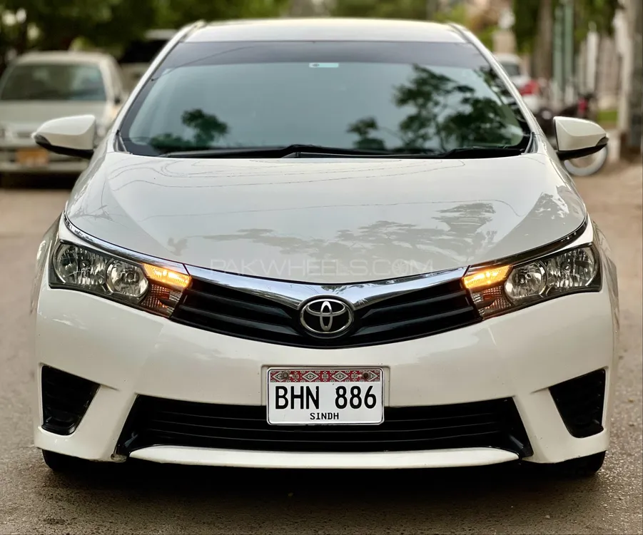 Toyota Corolla 2017 for Sale in Karachi Image-1
