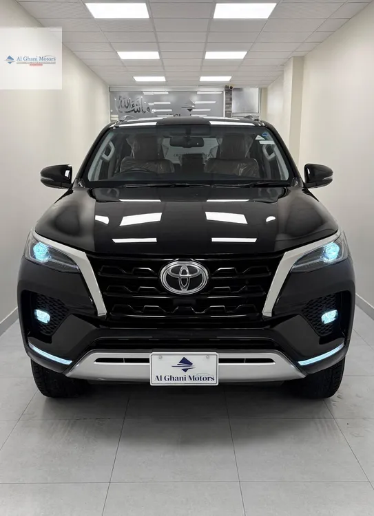 Toyota Fortuner 2021 for Sale in Karachi Image-1