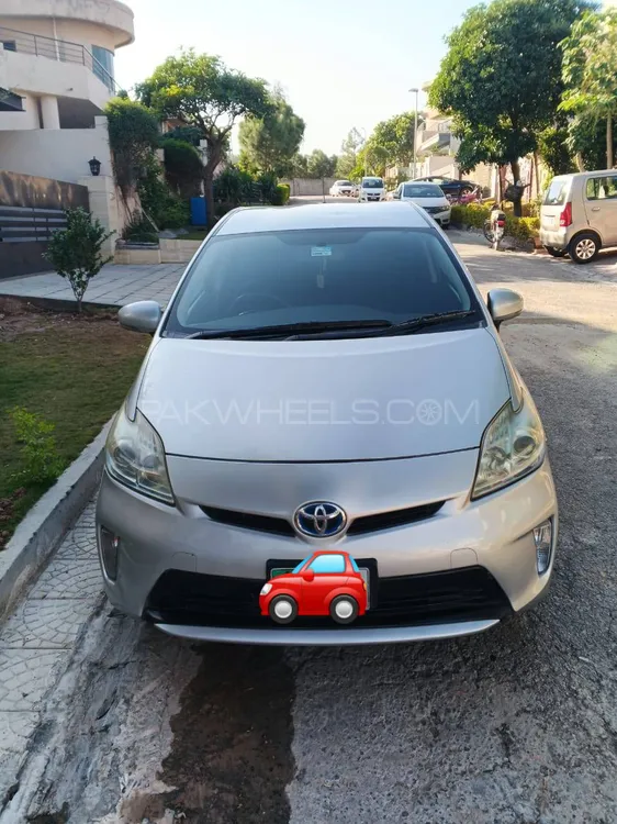 Toyota Prius 2012 for Sale in Islamabad Image-1