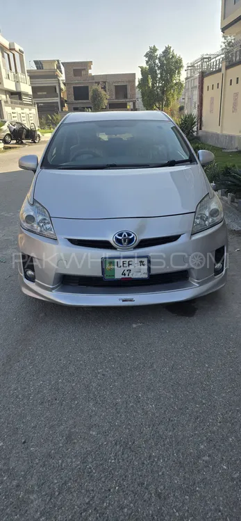 Toyota Prius 2011 for Sale in Mardan Image-1