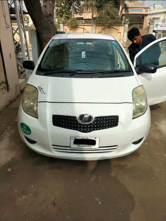 Toyota Vitz 2007 for Sale in Lahore Image-1