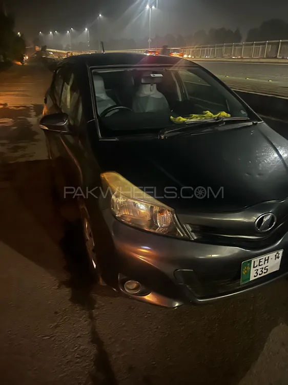 Toyota Vitz 2011 for Sale in Multan Image-1