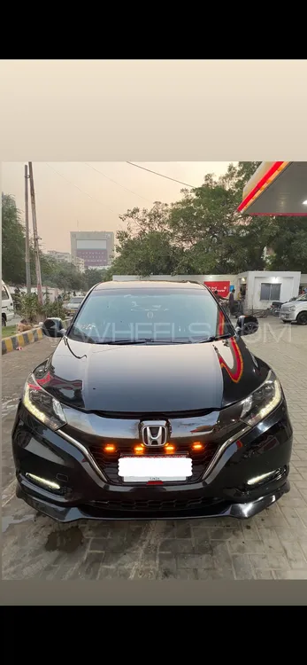 Honda Vezel 2016 for Sale in Karachi Image-1