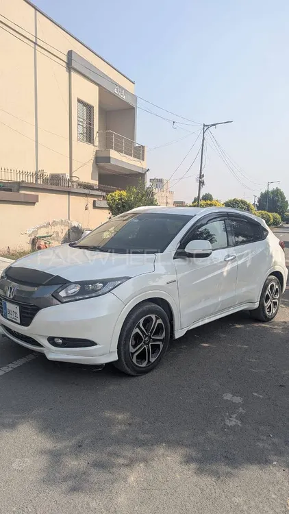 Honda Vezel 2015 for Sale in Jhang Image-1