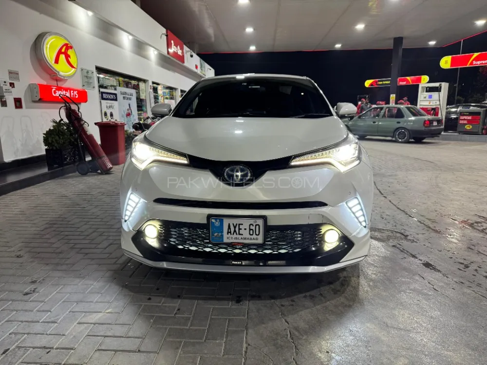 Toyota C-HR 2017 for Sale in Islamabad Image-1