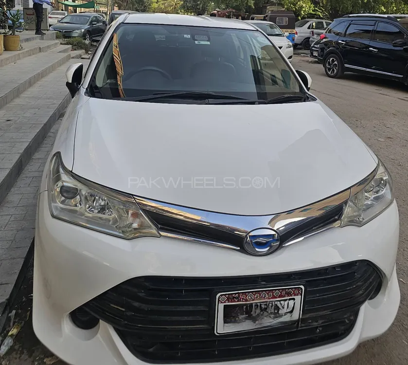 Toyota Corolla Axio 2017 for Sale in Karachi Image-1