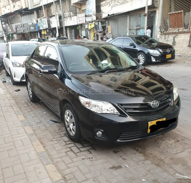 Toyota Corolla 2013 for Sale in Karachi Image-1