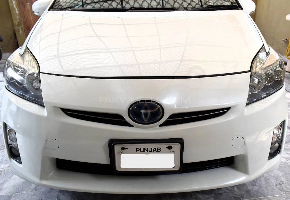 Toyota Prius 2011 for Sale in Lahore Image-1