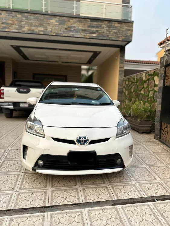 Toyota Prius 2012 for Sale in Lahore Image-1