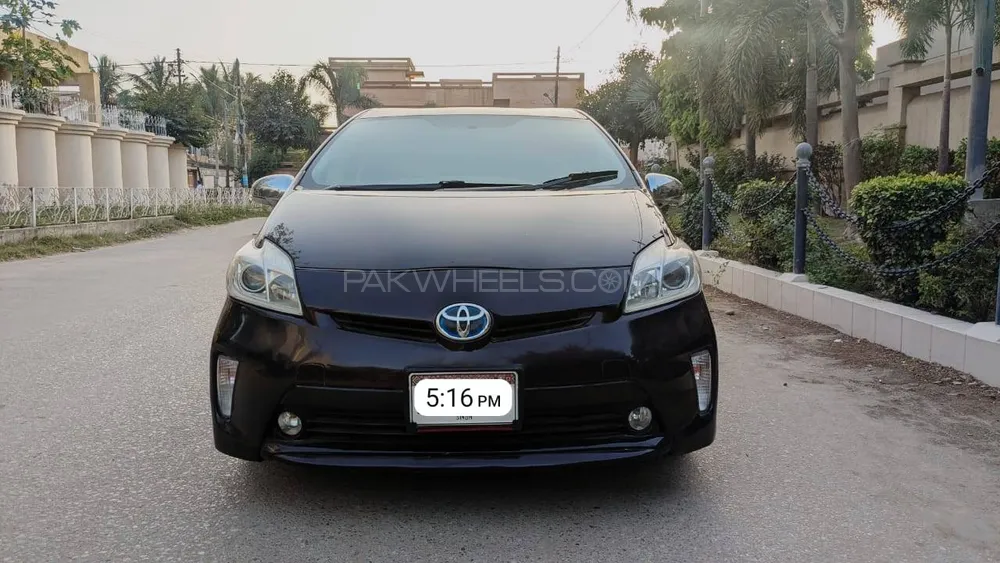 Toyota Prius 2013 for Sale in Karachi Image-1