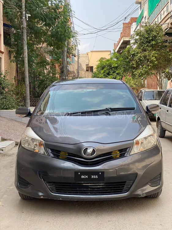 Toyota Vitz 2011 for Sale in Multan Image-1