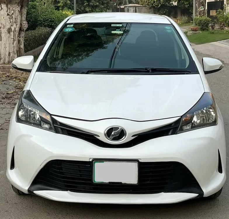 Toyota Vitz 2014 for Sale in Lahore Image-1