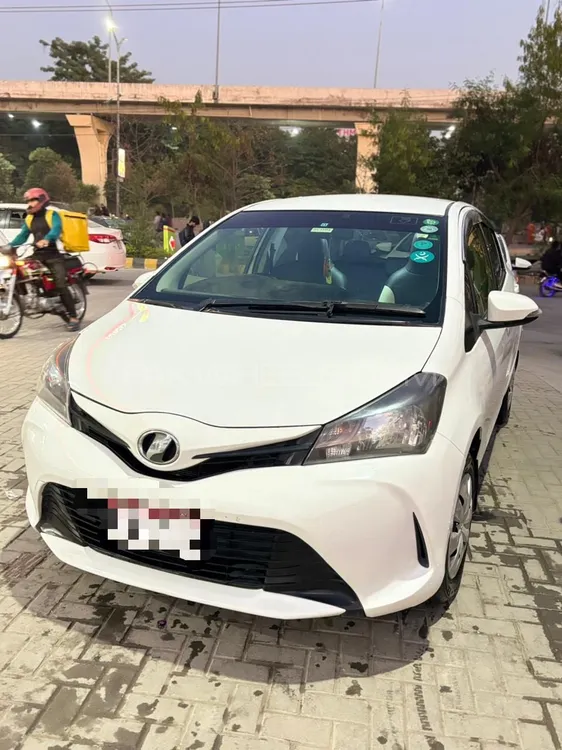 Toyota Vitz 2014 for Sale in Rawalpindi Image-1