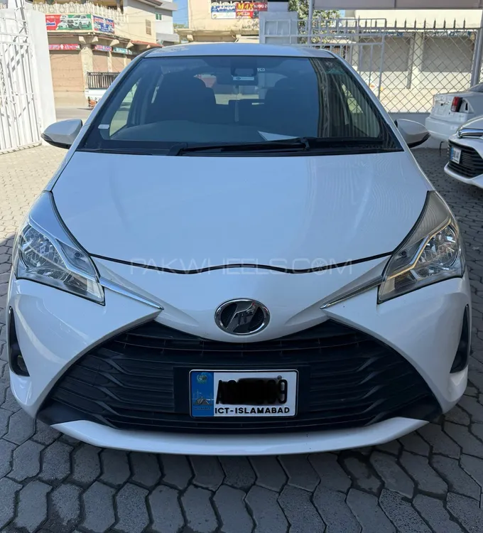 Toyota Vitz 2017 for Sale in Islamabad Image-1