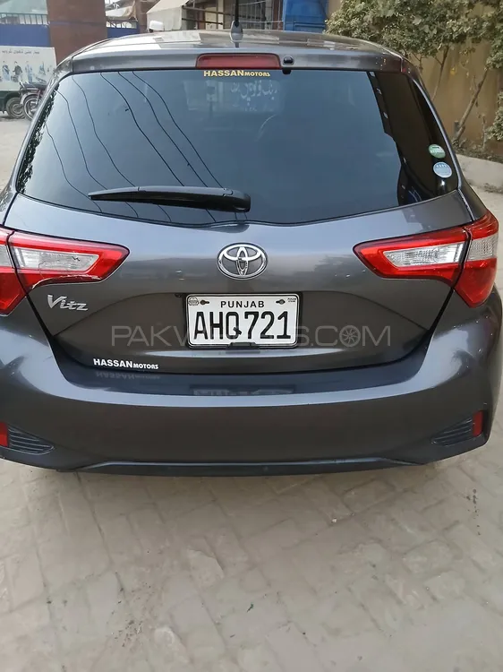 Toyota Vitz 2017 for Sale in Lahore Image-1