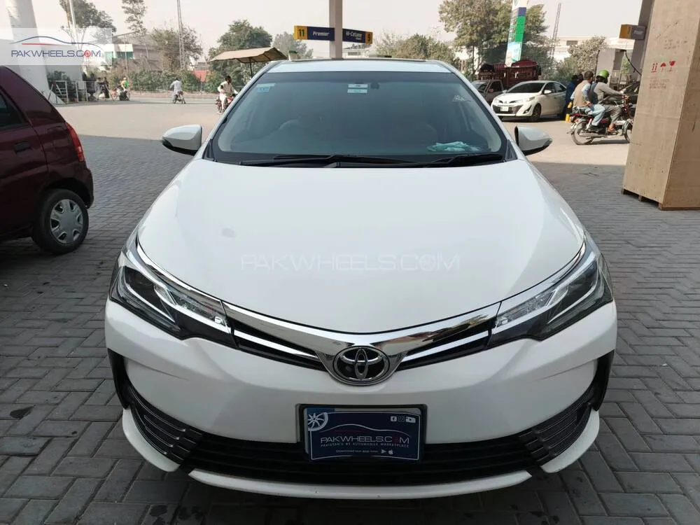 Toyota Corolla 2018 for Sale in Peshawar Image-1
