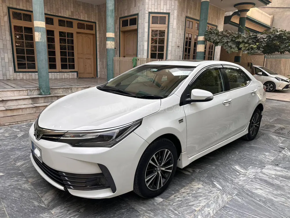 Toyota Corolla 2018 for Sale in Peshawar Image-1