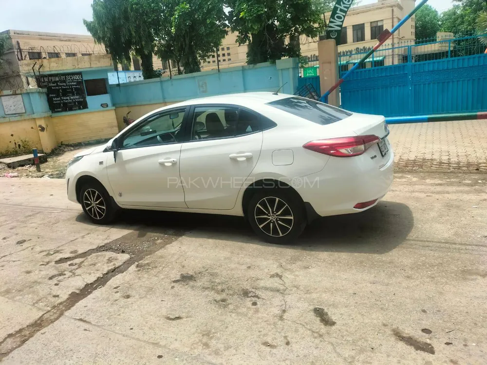 Toyota Yaris Sedan 2021 for Sale in Lahore Image-1
