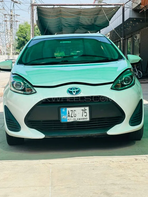 Toyota Aqua 2017 for Sale in Multan Image-1