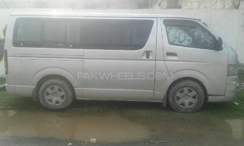 Toyota Hiace 2009 for Sale in Lahore Image-1