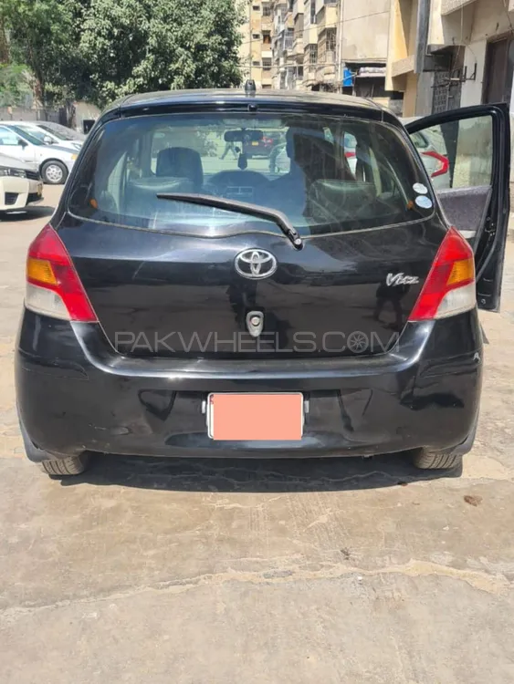 Toyota Vitz 2010 for Sale in Karachi Image-1