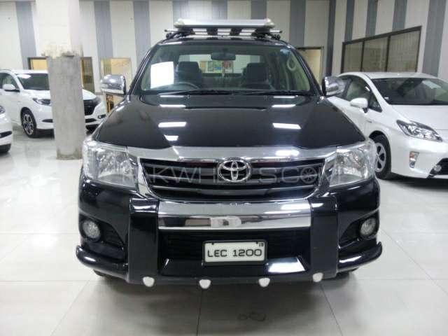 Toyota Hilux 2013 for Sale in Sialkot Image-1