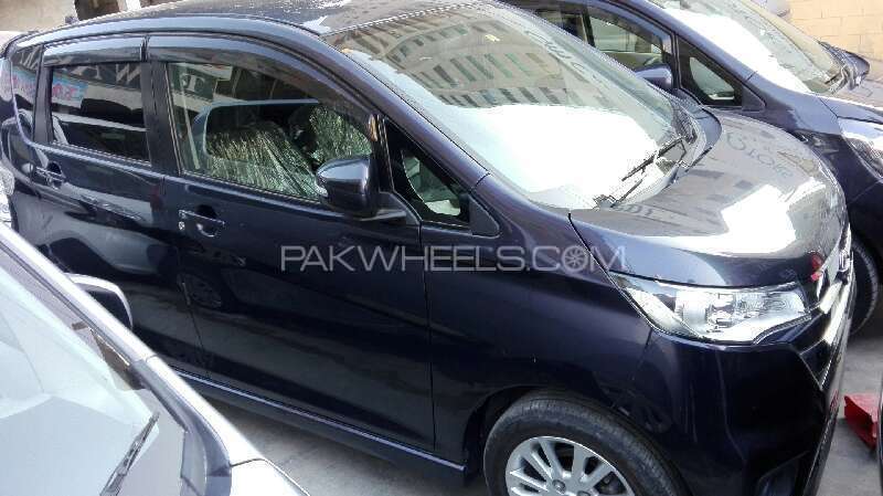 Nissan Dayz Highway Star 2013 for Sale in Karachi Image-1