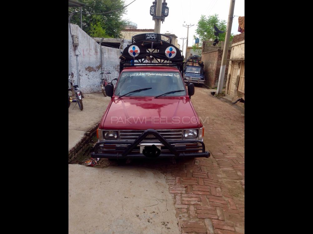 Toyota Hilux 1984 for Sale in Kharian Image-1