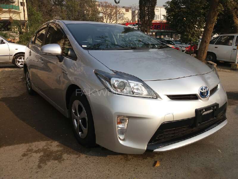 Toyota Prius 2013 for Sale in Islamabad Image-1