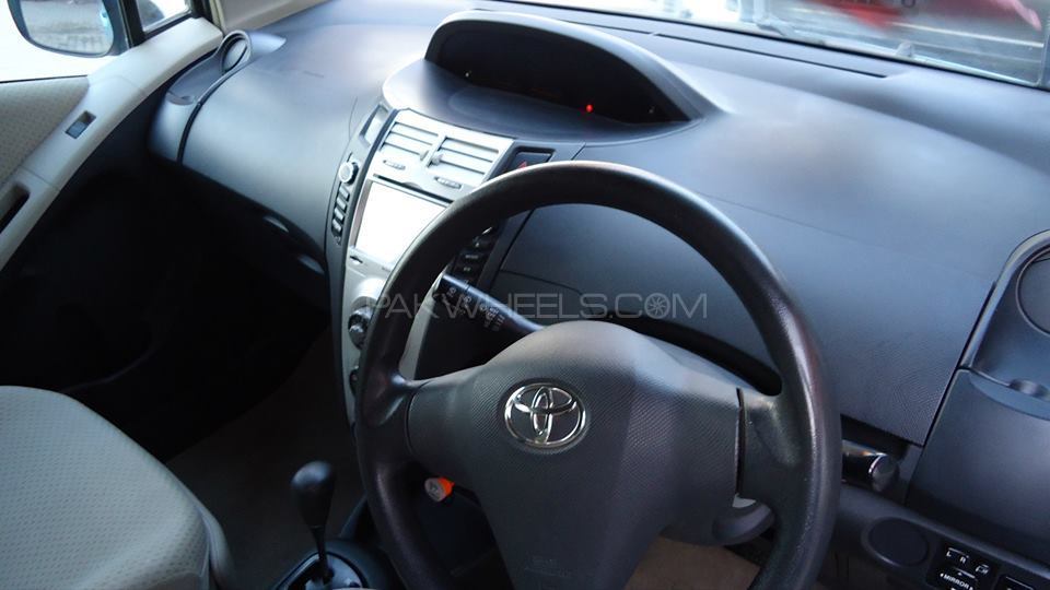 Toyota Vitz 2006 for Sale in Peshawar Image-1