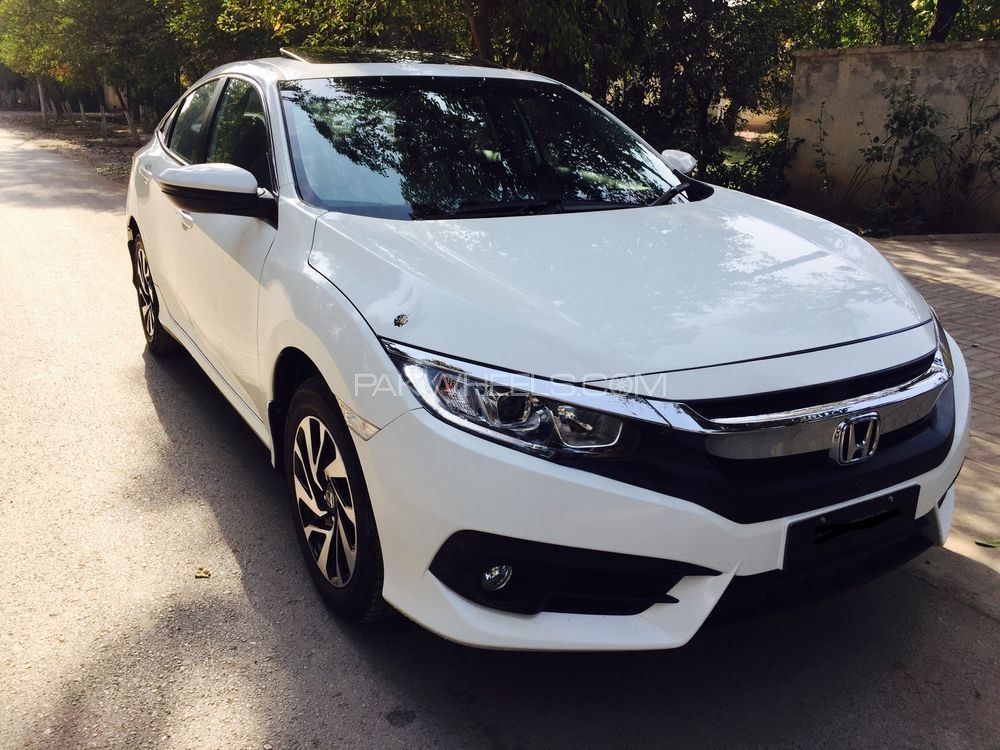 Honda Civic 2017 for Sale in Peshawar Image-1