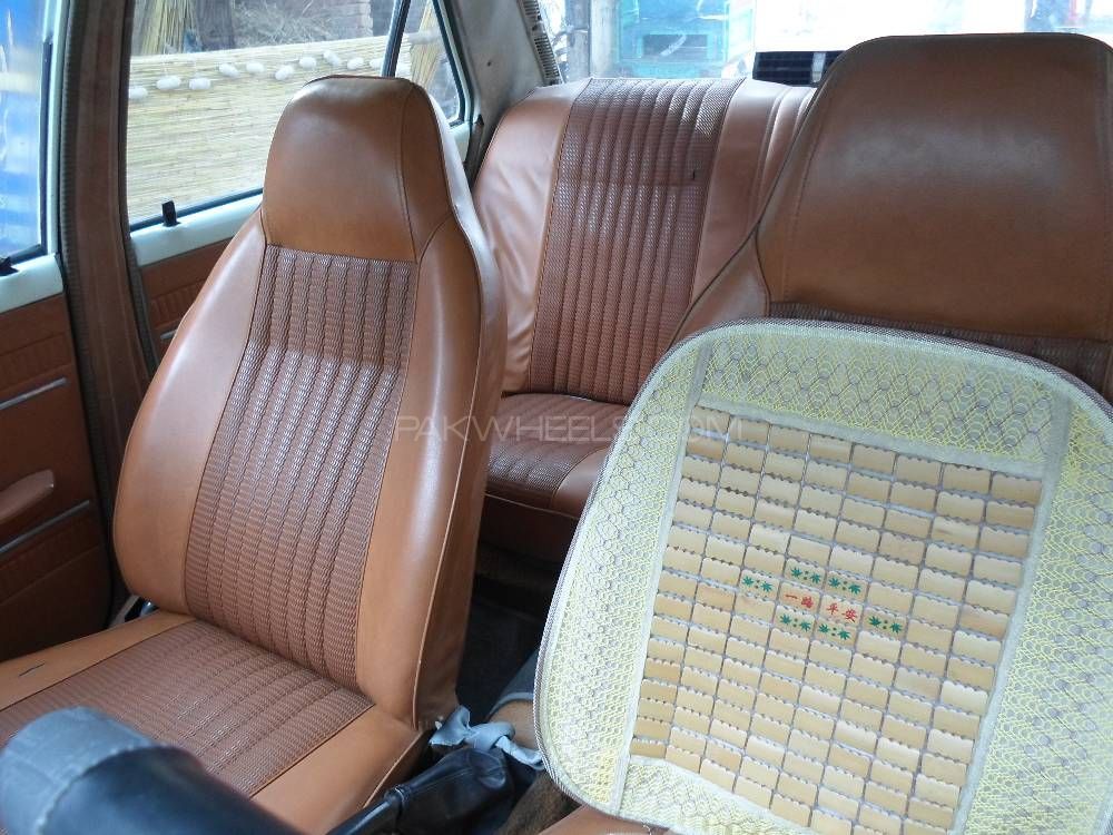 Toyota Corona 1975 for Sale in Lahore Image-1