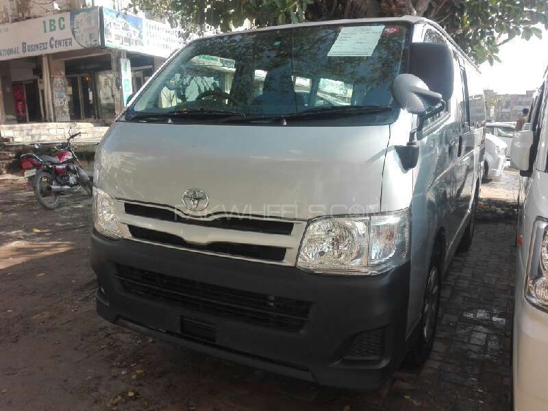 Toyota Hiace 2011 for Sale in Islamabad Image-1