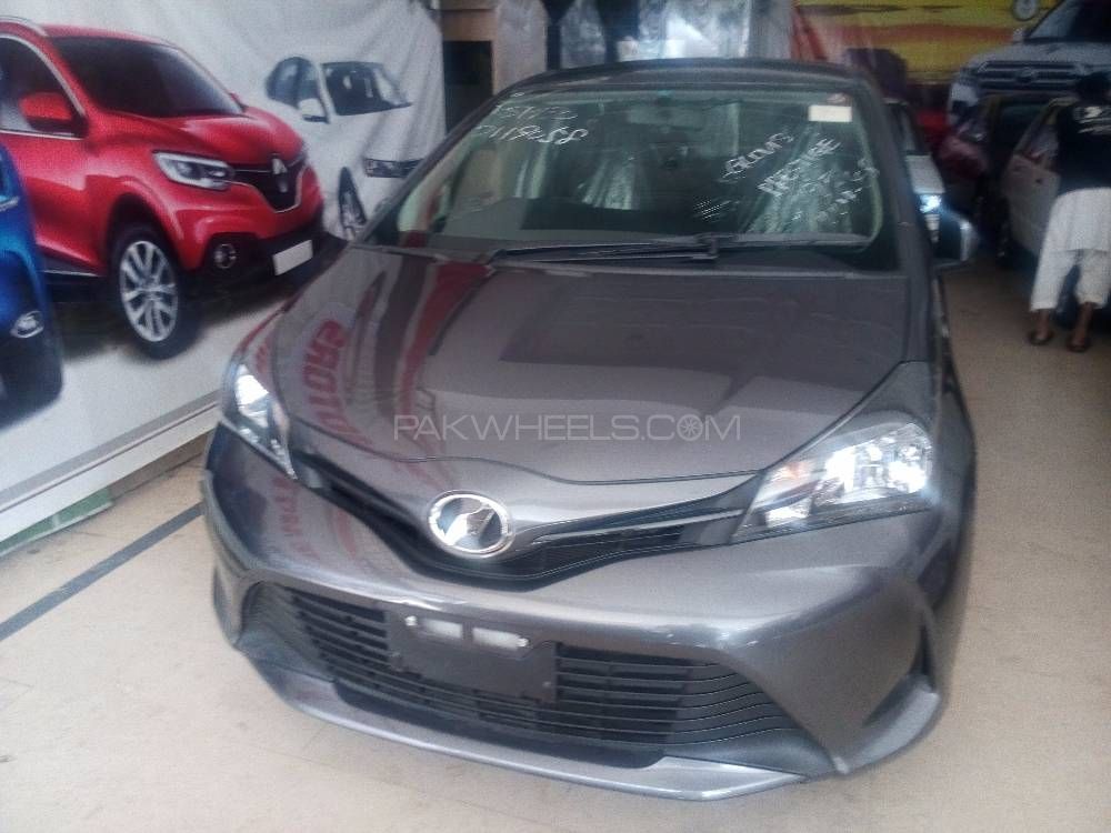 Toyota Vitz 2014 for Sale in Multan Image-1
