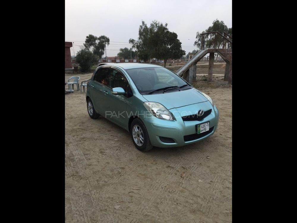 Toyota Vitz 2007 for Sale in Bahawalnagar Image-1