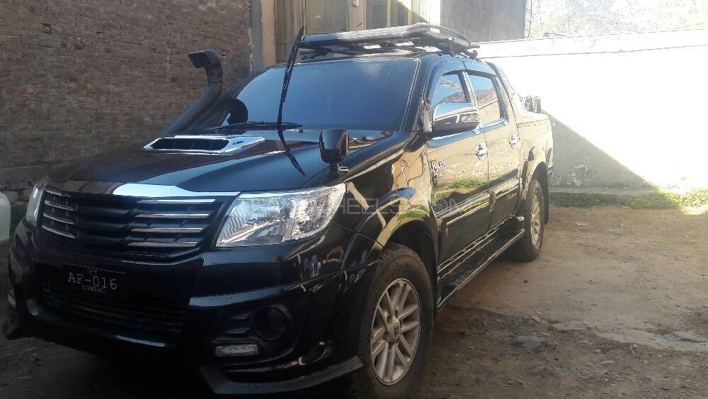 Toyota Hilux 2012 for Sale in Swat Image-1