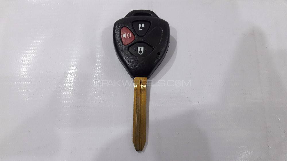 Remote Key 3 Buttons Toyota  Image-1